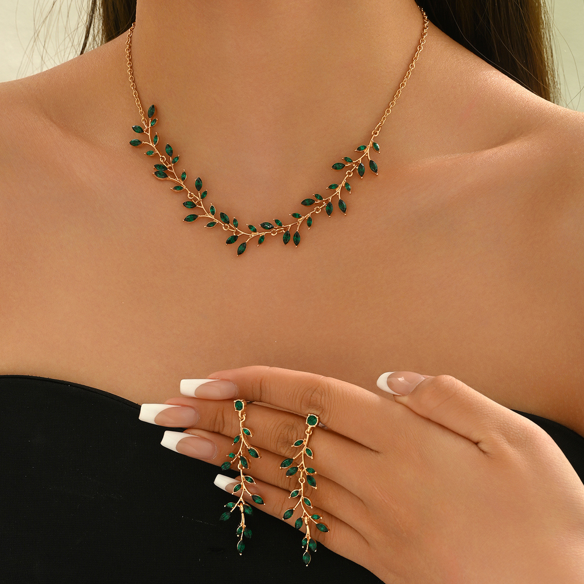 TEMU 3pcs Elegant And Delicate Necklace + Earrings Women's Jewelry Set, Summer Fashion Creative Geometric Leaf-shaped Alloy With Green Rhinestone
