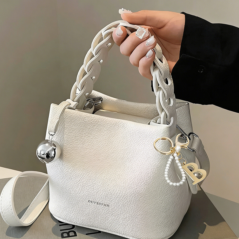 TEMU Offer: 1pc Women's Small Handbag, Simple Ladies' Crossbody Bag, Suitable For Daily Commuting, College Students, And Casual Use. Large Capacity,