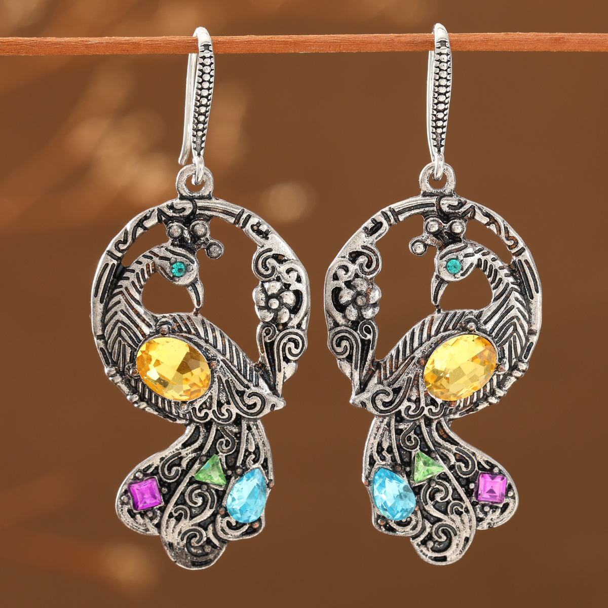 TEMU Retro Distressed Peacock Hollow Air Quality Long Women's Earrings Suitable For Parties Gatherings Daily Dates Jewelry