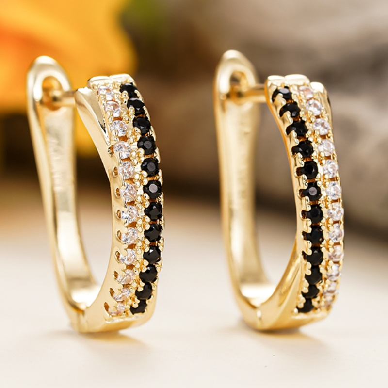 Image of Elegant Golden Hoop Earrings With White And Black Zirconia, Perfect For Women To Wear On Any Occasion, A Daily Outing, A Party, Or A Holiday