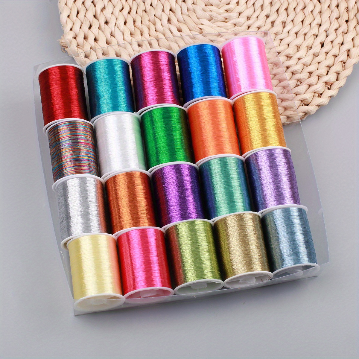 E-shop 20 Farben Hochfester Polyester Gold- und Silberfarbener Fadensatz - 50 Meter pro Rolle, Farbecht und Langlebig, Must-Have für Handarbeiten,
