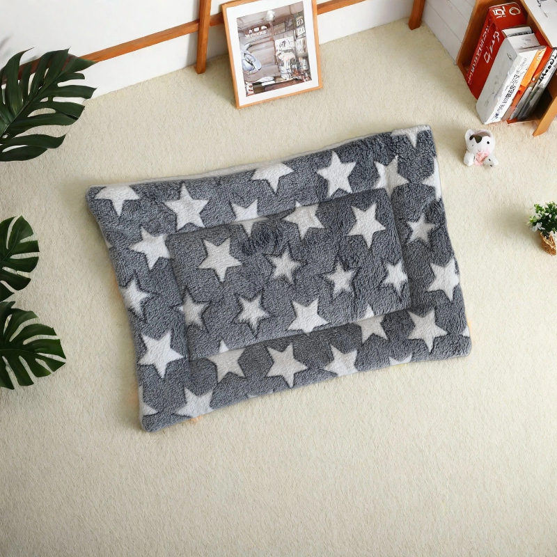 TEMU Dubbelzijdige Verdikte Absorberende Flanellen Kleine Hond Kat Huisdier Mat, Gewichtslimiet 8 kg (18 lbs), Machinewasbare Herbruikbare Pluche Pad