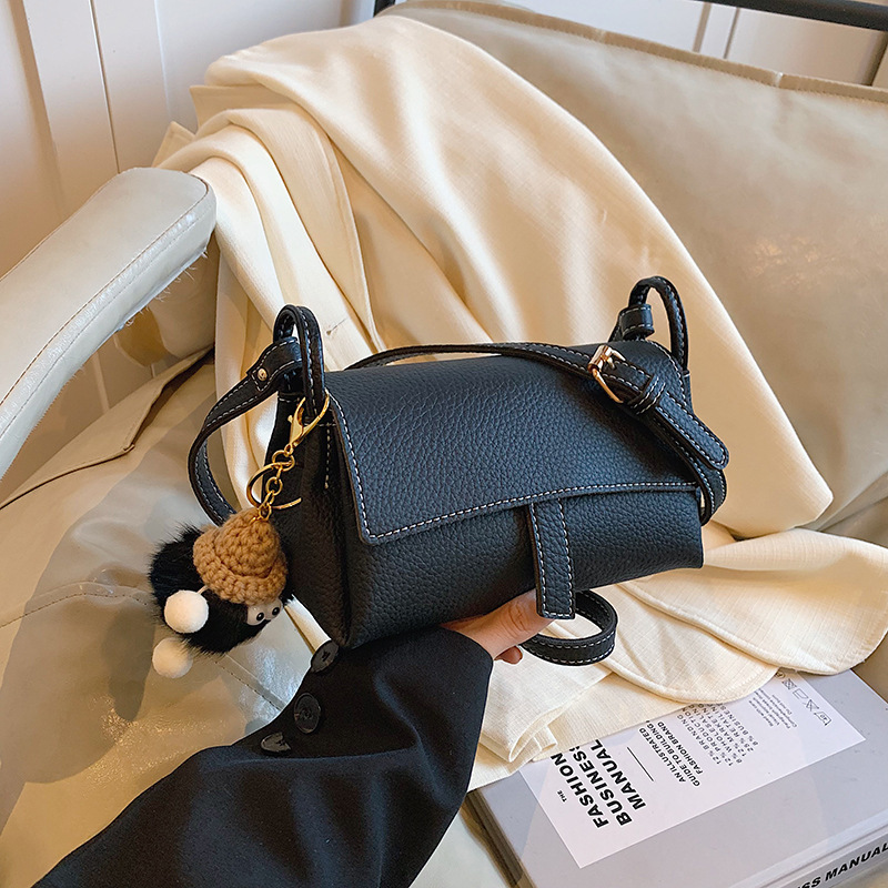 Image of 2026 New Niche Design Versatile Crossbody Bag, This Year's Popular And Trendy High-end Small Bag For Women, With Pendant