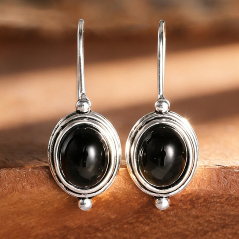 Image of A Pair Of Women's Stylish Drop Earrings Featuring A Vintage , Set With Black Synthetic Zirconia, Perfect For Casual Vacations, Parties, And Trendy Holiday Additions