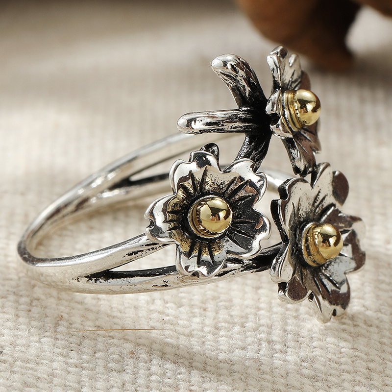 Women's Vintage Three Small Flowers Ring, Floral Design