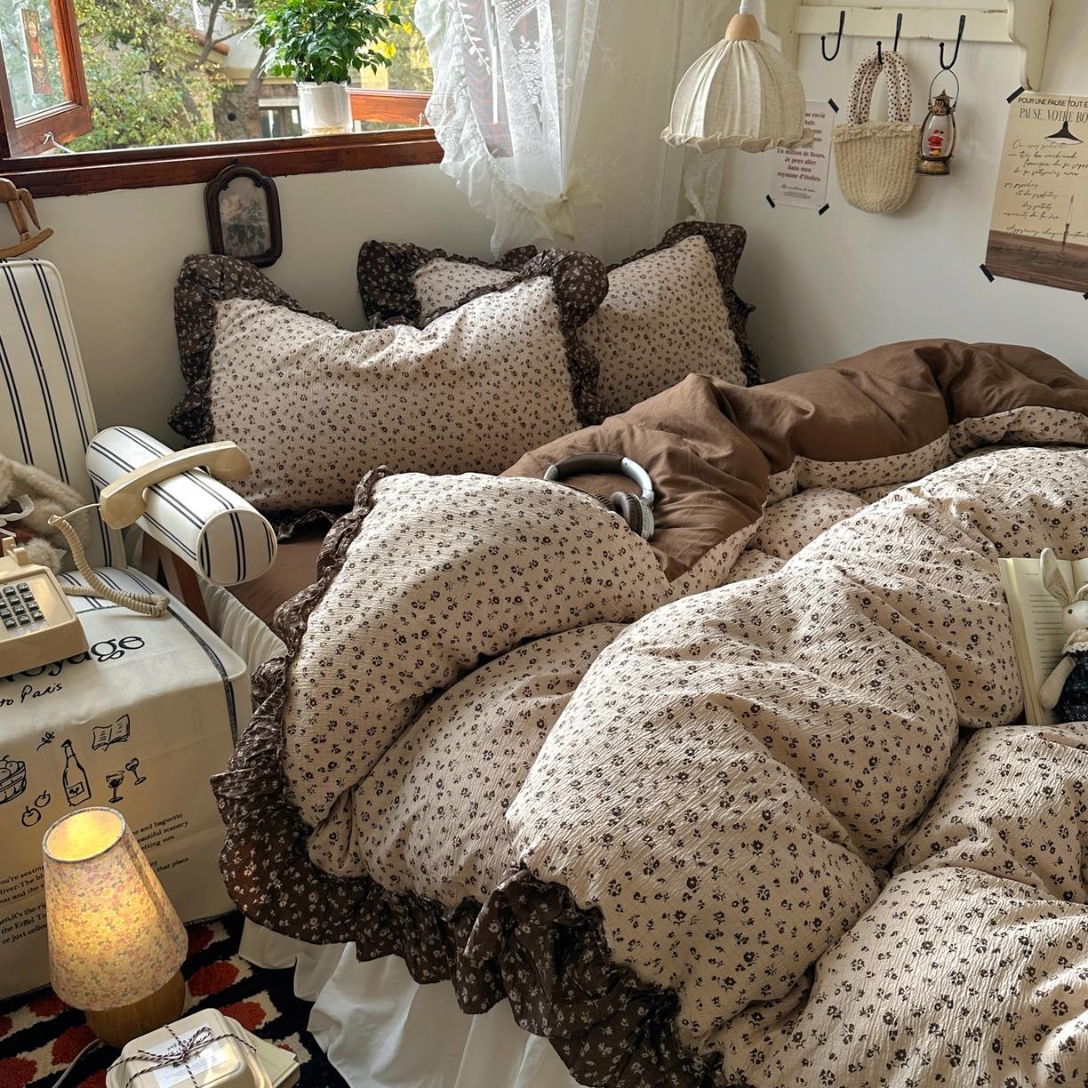 TEMU 3pcs New 3pcs Set In New Beige Color With Flower Patterns And Lace(1pc Quilt Cover  2pcs Pillowcase), Soft To The Touch And Skin-friendly, Used
