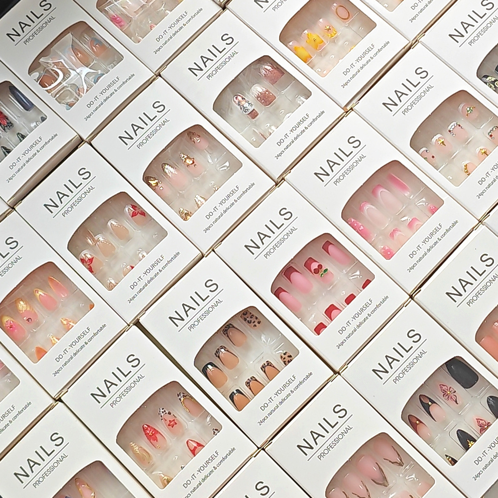 TEMU 120 pièces d'ongles pressés à strass et fleurs pour femmes - Ongles pailletés Y2K avec colle gel et lime - Manucure/pédicure réutilisable carré