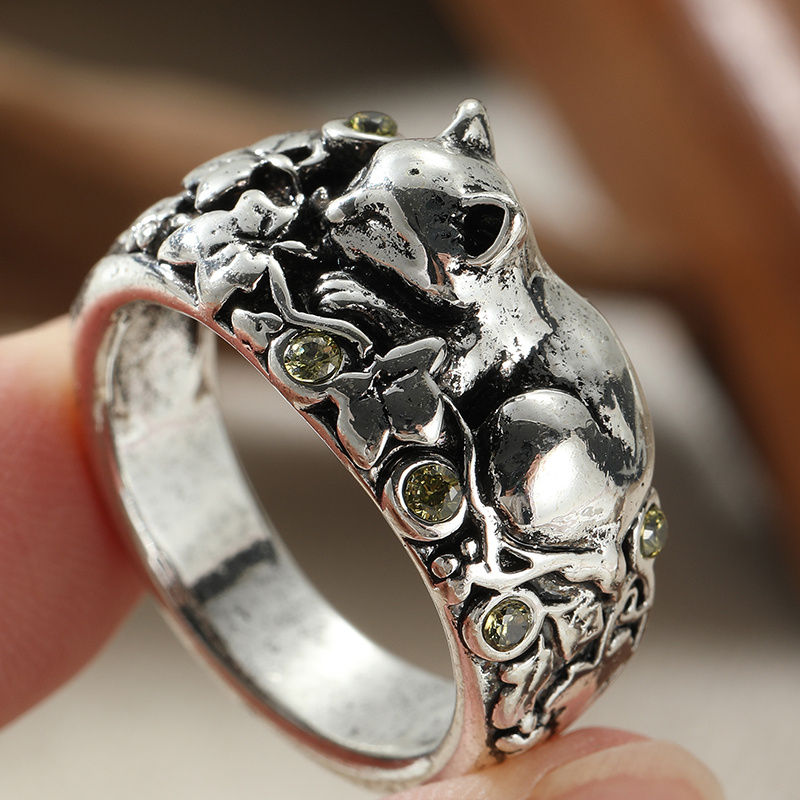 Vintage Green Synthetic Cubic Zirconia Maple Leaf Ring, Gift