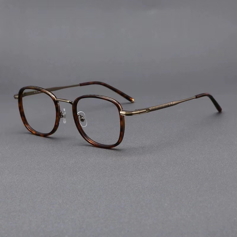 Large-frame Retro Glasses For Men Featuring An Elegant Carved Design, Stylish And Glasses Are
