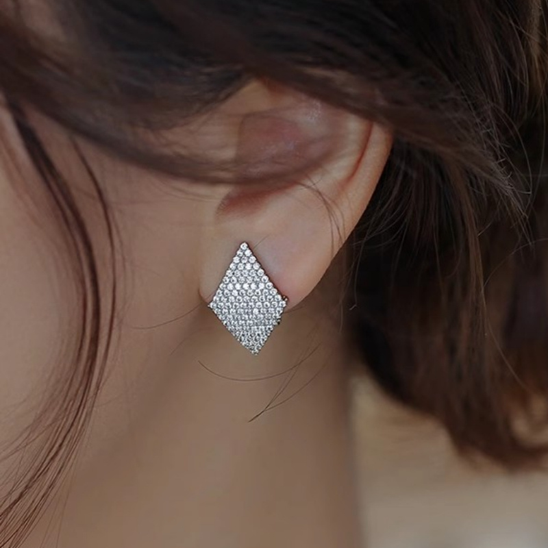 1 Pair Of Women's Fashion Hoop Earrings, Stylish And Light Luxury Inlaid With Shiny Synthetic Zirconia Earrings, Women's Party Banquet Vacation Casual Earrings Jewelry