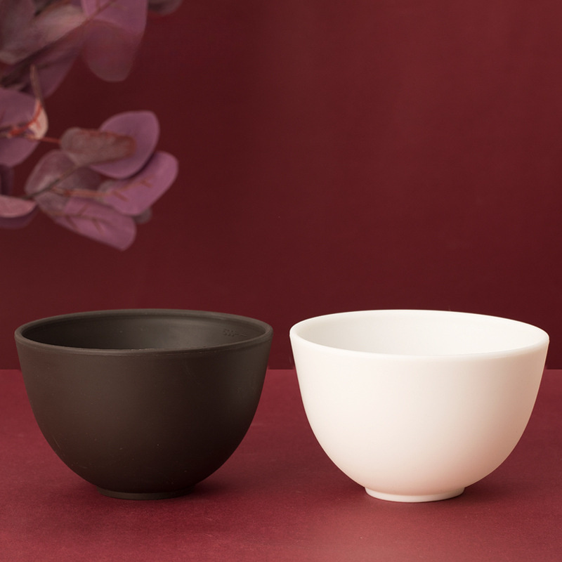 

Silicone Mixing Bowls For Diy Facial Treatments, Including Tools For Applying Masks And Stirring Clay For Skincare.