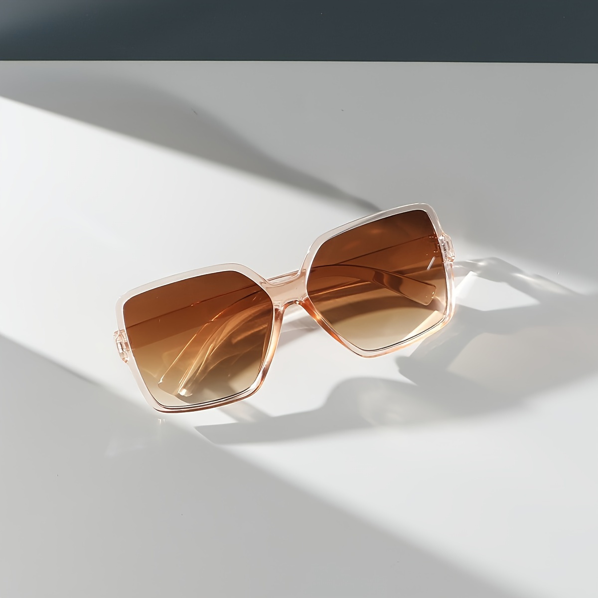 2D Flat - 2D Plane - Women'S Oversized Fashion Glasses - Elegant Design, High-End Style, PC Frame And Lenses, Lightweight And Durable, Suitable for Parties, Events, Casual Wear, Women'S Glasses, Party Glasses, Multifunctional Glasses