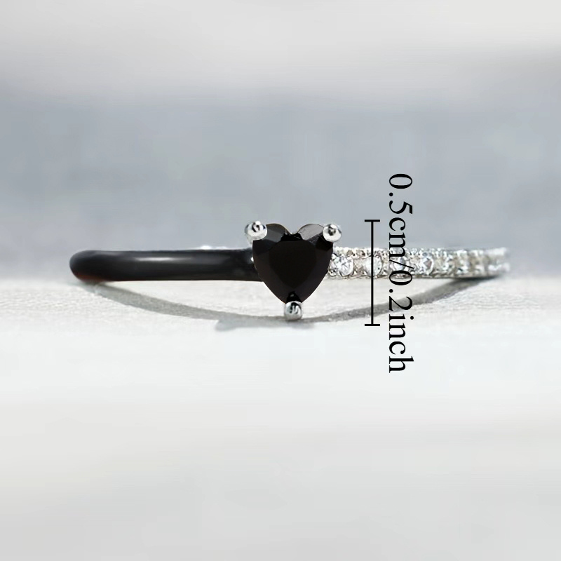 Unisex Two-Tone Spliced Ring with Black Heart-Shaped Zirconia