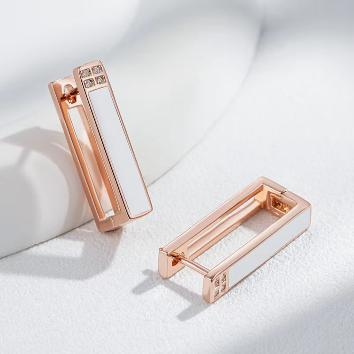 Women's Modern Two-Tone Rectangular Hoop Earrings