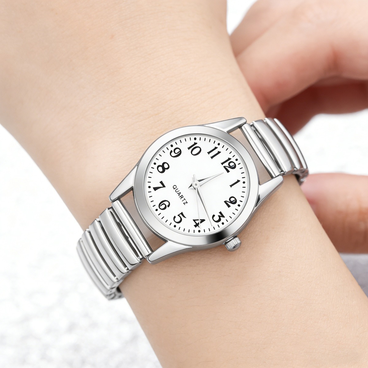1pc / Women's Elastic Zipper Casual Wristwatch