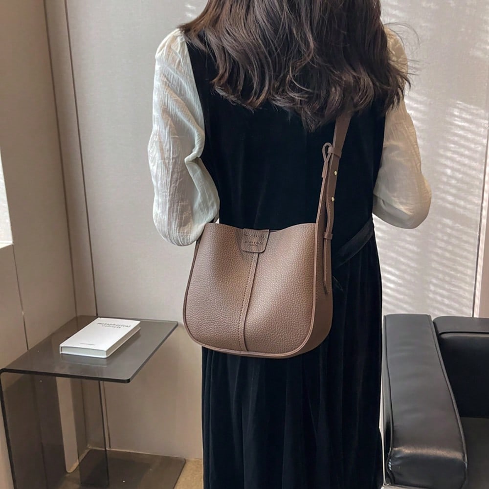 Image of Women's Summer Shoulder Bags With Retro Style, Versatile And Comfortable, Perfect For Office And Travel