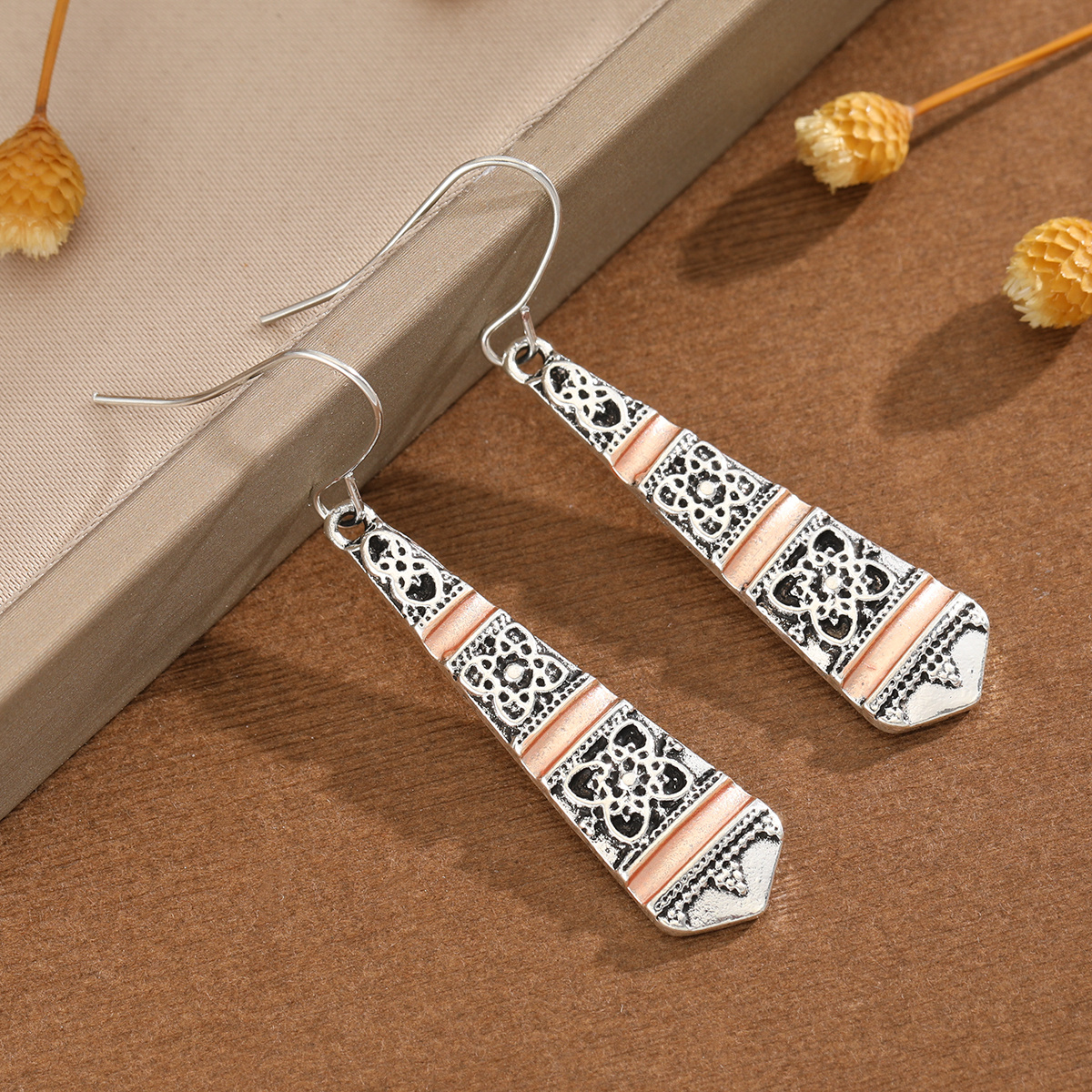 TEMU Bohemian Ethnic Style Tapered Card Face Hollow Vine Pattern Pendant Women's Earrings Suitable For Daily Banquet Date Music Festival Matching