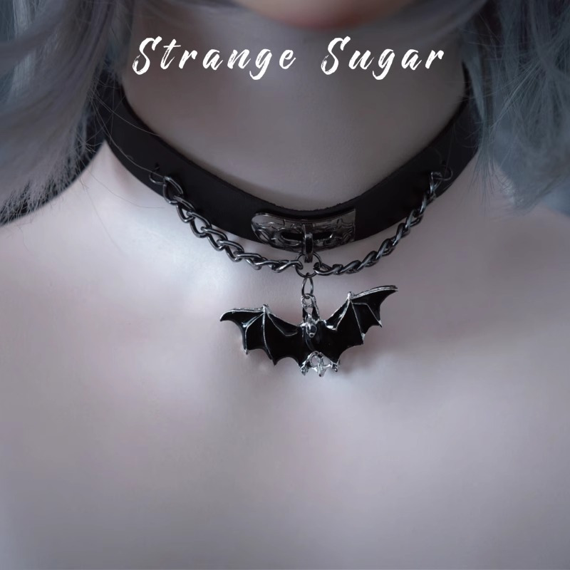 

Gothic Pendant Choker - Handcrafted Leather Necklace For Women, Edgy Punk Style Accessory