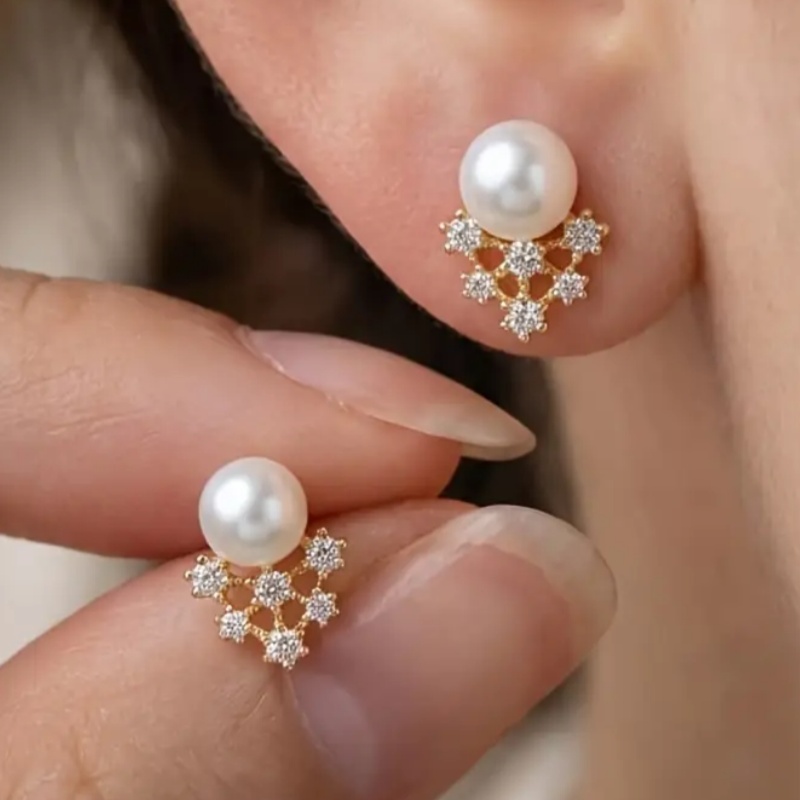 Women's Elegant Hollow Stud Earrings with Imitation Pearl