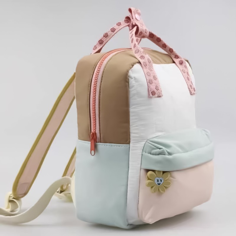 TEMU Un sac coloré avec un breloque de , parfait pour un et air