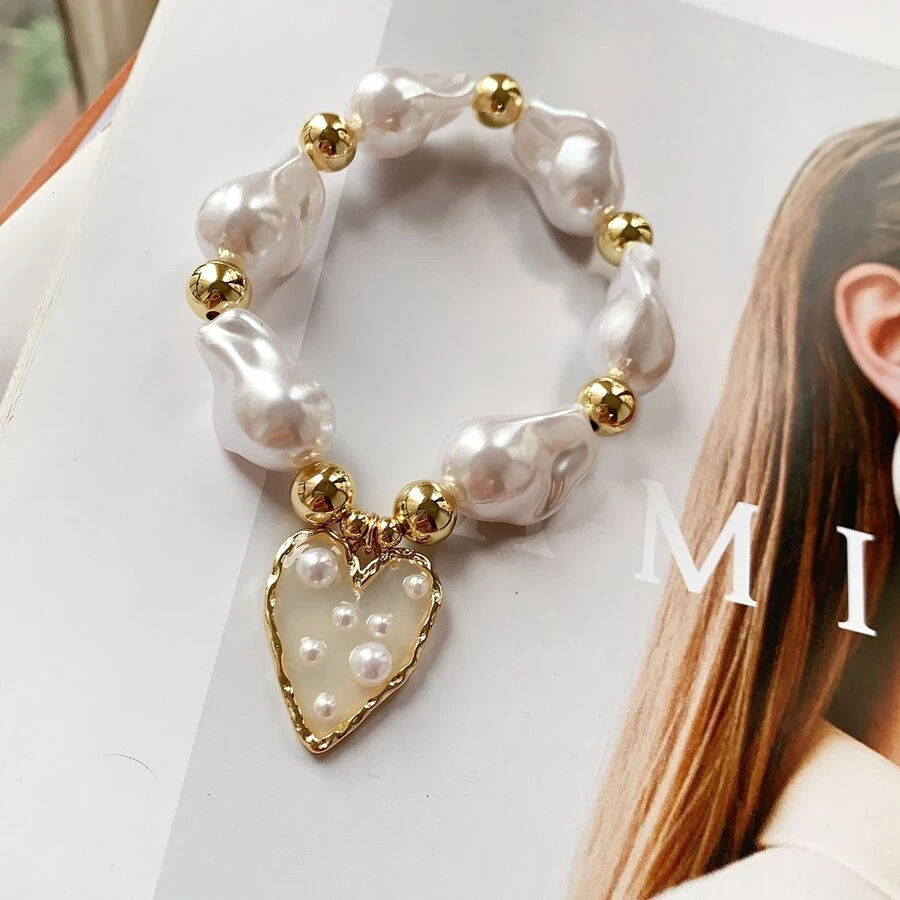 Image of 1 Baroque-style Women's Fashion Pendant Bracelet – Perfect Gift For Mother, Lover, Or Daughter, Ideal For Casual Attire