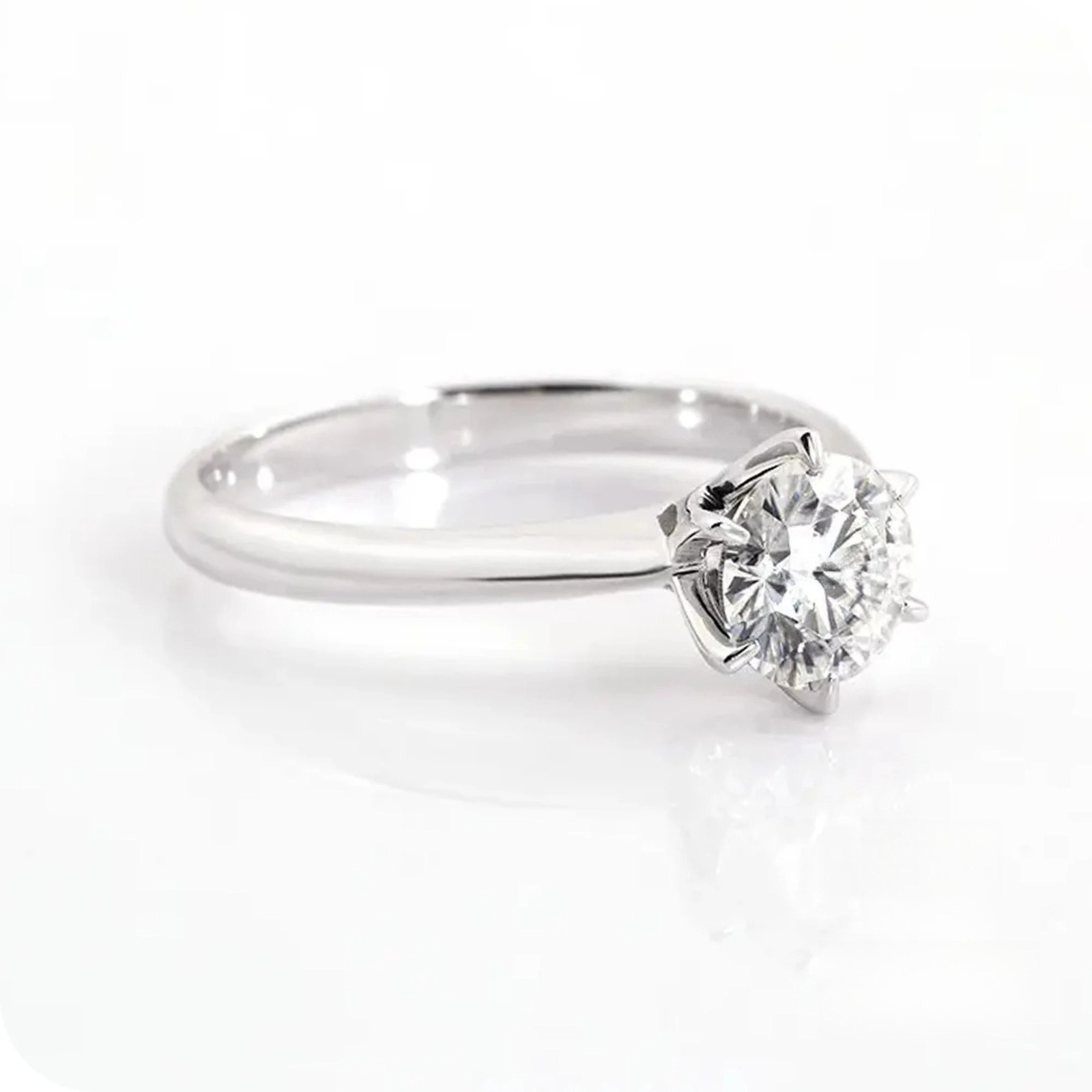 Women's 0.5/1/2/3/5/10 Carat Moissanite Six-Clawed Ring