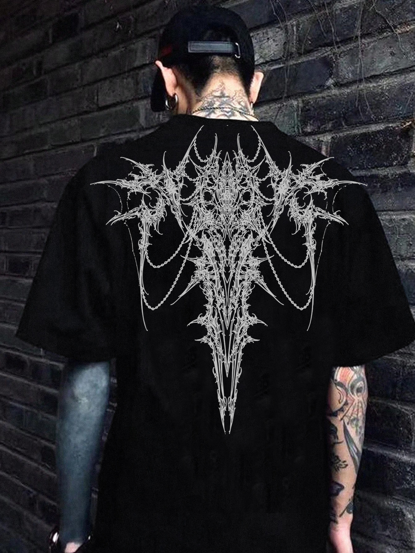 camiseta manga corta cuello estampado gótico Temu El Salvador - Main Image