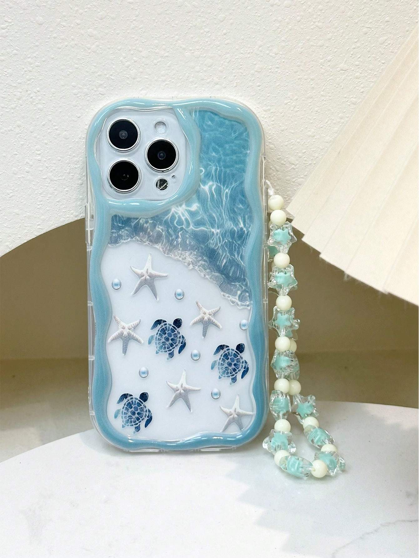 Beach Starfish And Sea Turtle Pattern Wave Gradient Painting Shockproof Phone Case with Handmade Beaded Bracelet, Compatible with Iphone 16, 15, 14, 13, 12 And 11 Pro Models, Made of TPU Protective Material. Ideal Choice for Family, Friends, Young People, Birthdays, Festivals, Boyfriends, Girlfriends And Valentine'S Day Gifts