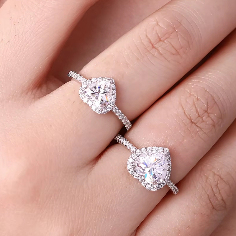Women's Elegant White Moissanite Heart-Shaped 925 Silver Ring, Gift