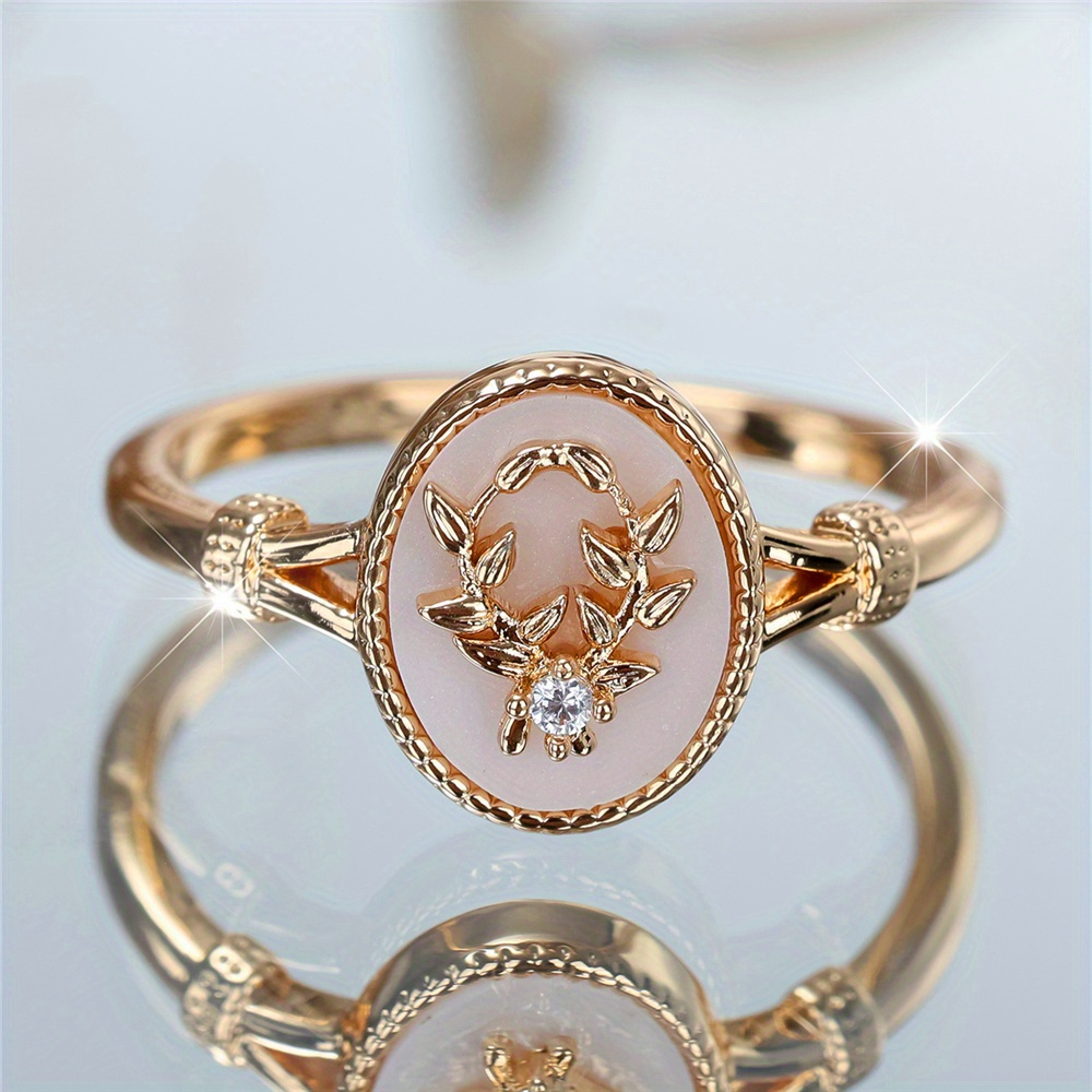 Women's Elegant Golden Leaf Floral Ring, Luxurious Wedding Band