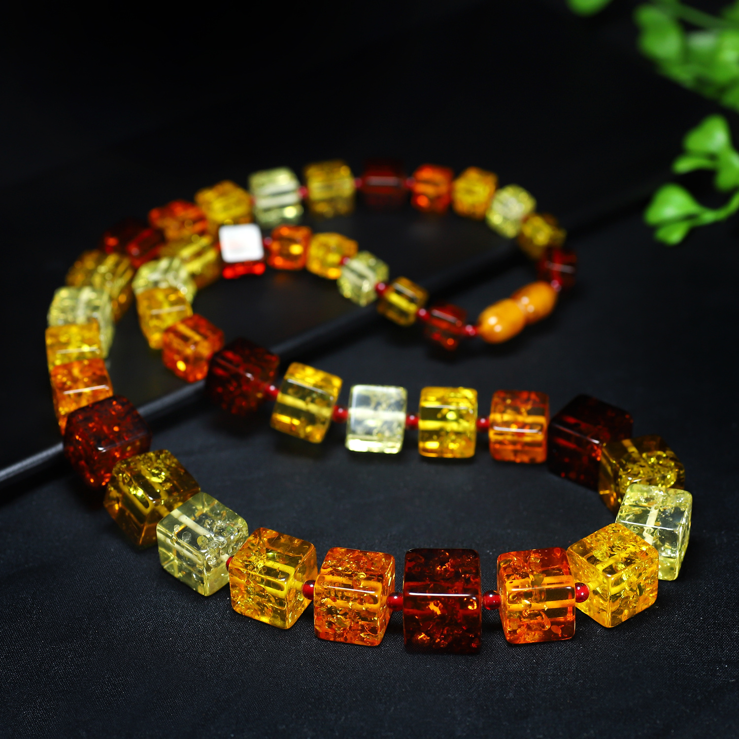 TEMU Women's Amber Square Bead Necklace, Multicolor Geometric Cube Short Necklace, Vintage Bohemian Style Synthetic Gemstone Jewelry, Unique Birthday