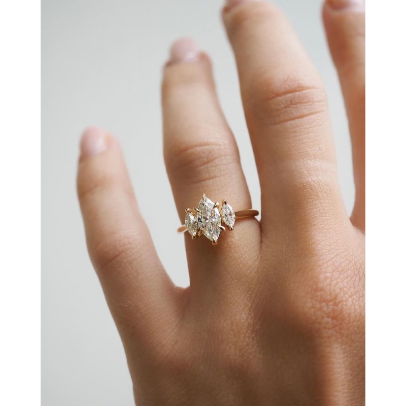 Women's S925 Silver Ring with 2-Carat Moissanite, High-End Design