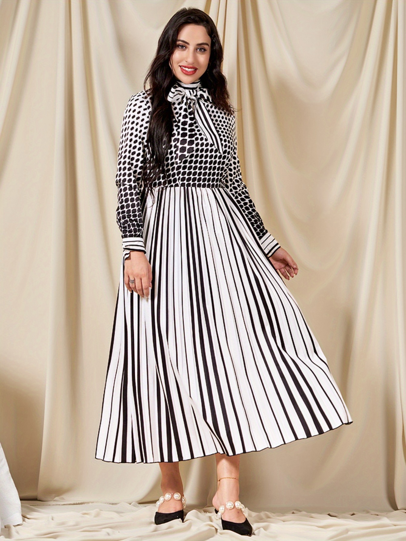 فستان ميدي بأكمام مزينة برباط، بتصميم هندسي وخصر عالٍ