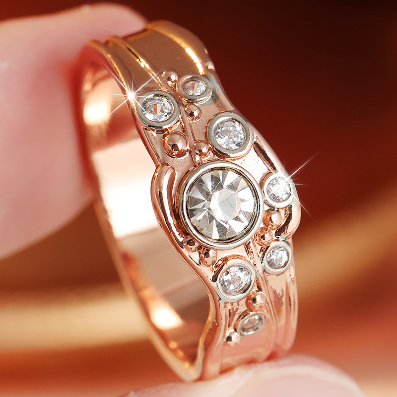 Light Luxury Women's Wave Layered Ring with Zirconia Decoration