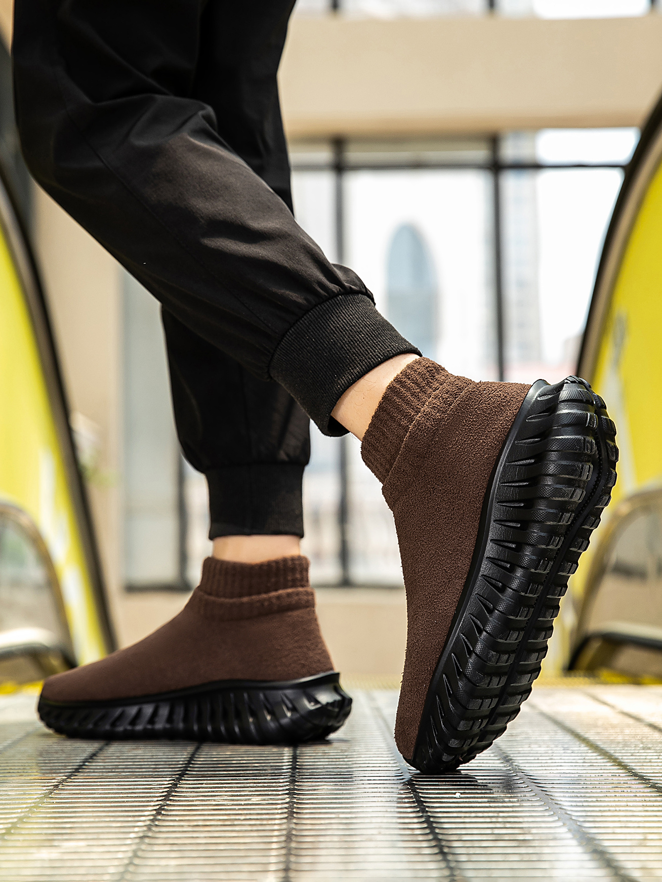 2025 New Autumn And Winter Thick Warm Men'S Fashionable Versatile High-Top Casual Shoes, Lightweight And Comfortable Sports Shoes