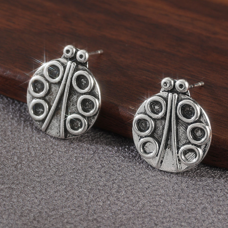 Women's Creative Bohemian Retro Circular Stud Earrings, Insect Pattern