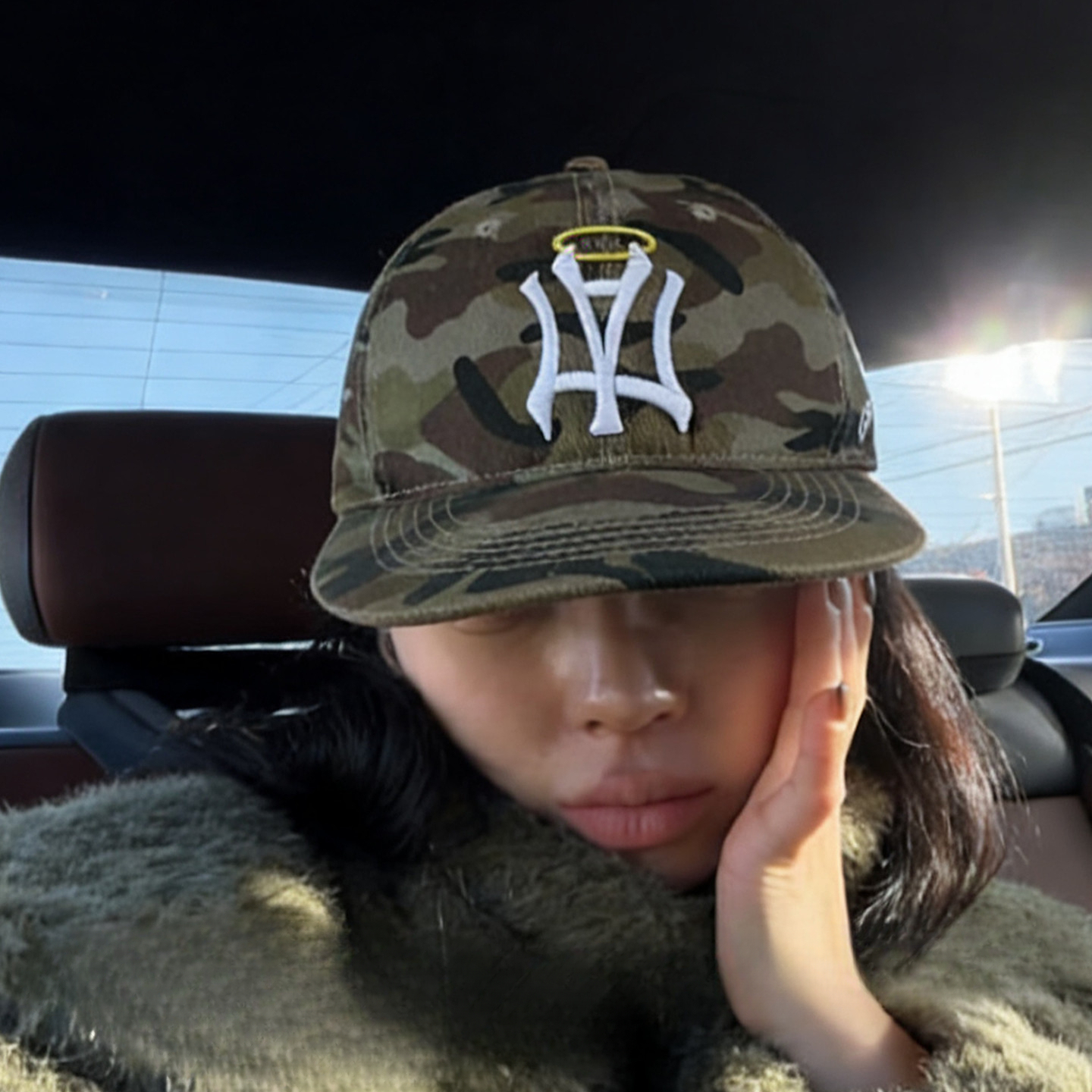 Image of Camouflage Flat Brim Baseball Cap For Women, Niche Streetwear Brand, Wing Embroidery Duckbill Cap For Men, Face- Effect