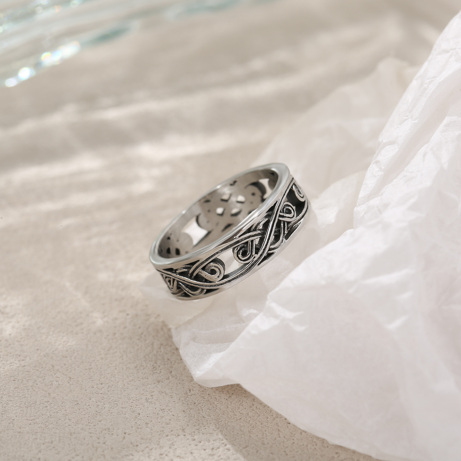 Image of A Single Piece Of 304l 304l Stainless Steel Ring Featuring A Vintage Celtic , Perfect For. This Retro- For Men Makes An Gift And Showcases Classic 304l 304l Stainless Steel Jewelry, Without Battery