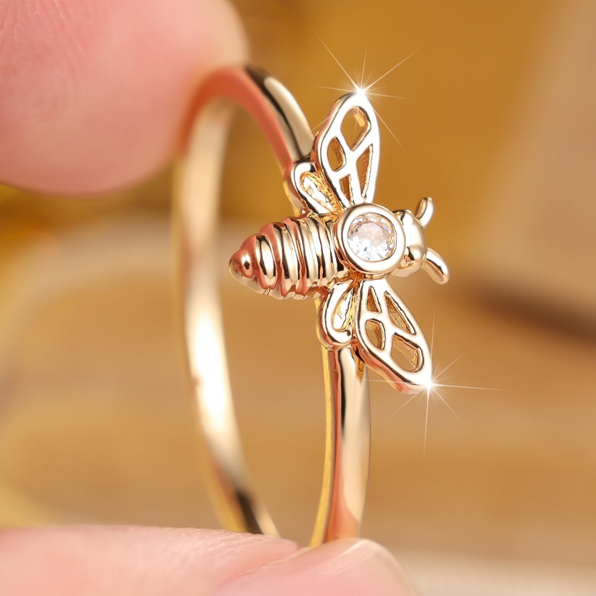Men's Insect-Shaped Ring with Hollowed-out Bee Design