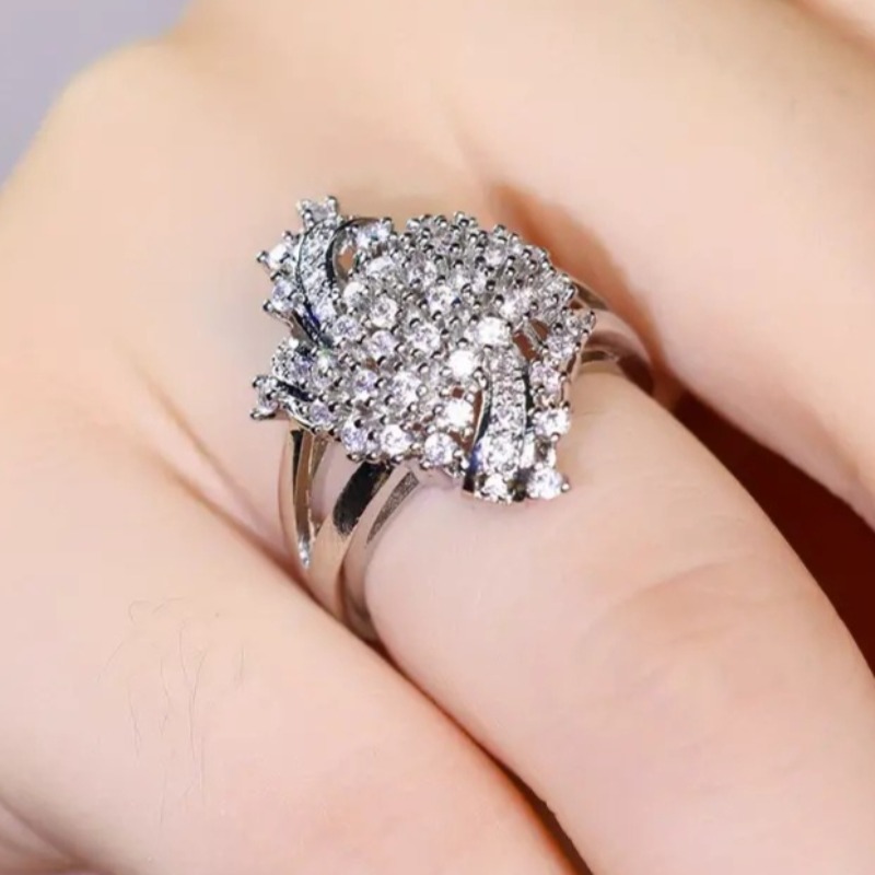 Women's Luxury Synthetic Zirconia Cluster Floral Ring