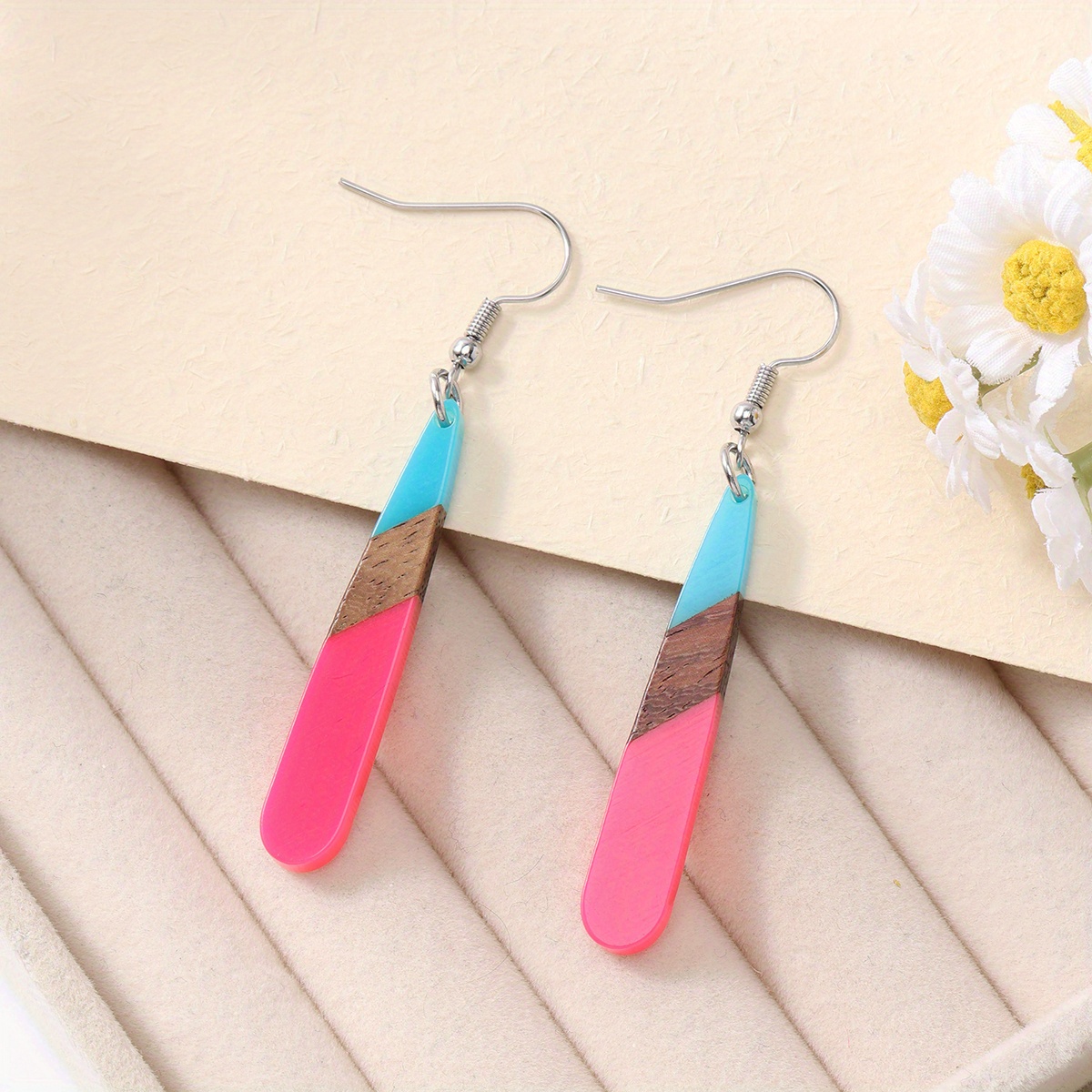 Image of 1 Pair Of Minimalist Luxury Resin Wood Composite Long Colorful Earrings - Elegant Swinging Pendant Earrings - -round Valentine's Day Gift For Girlfriend, Everyday Party Accessory
