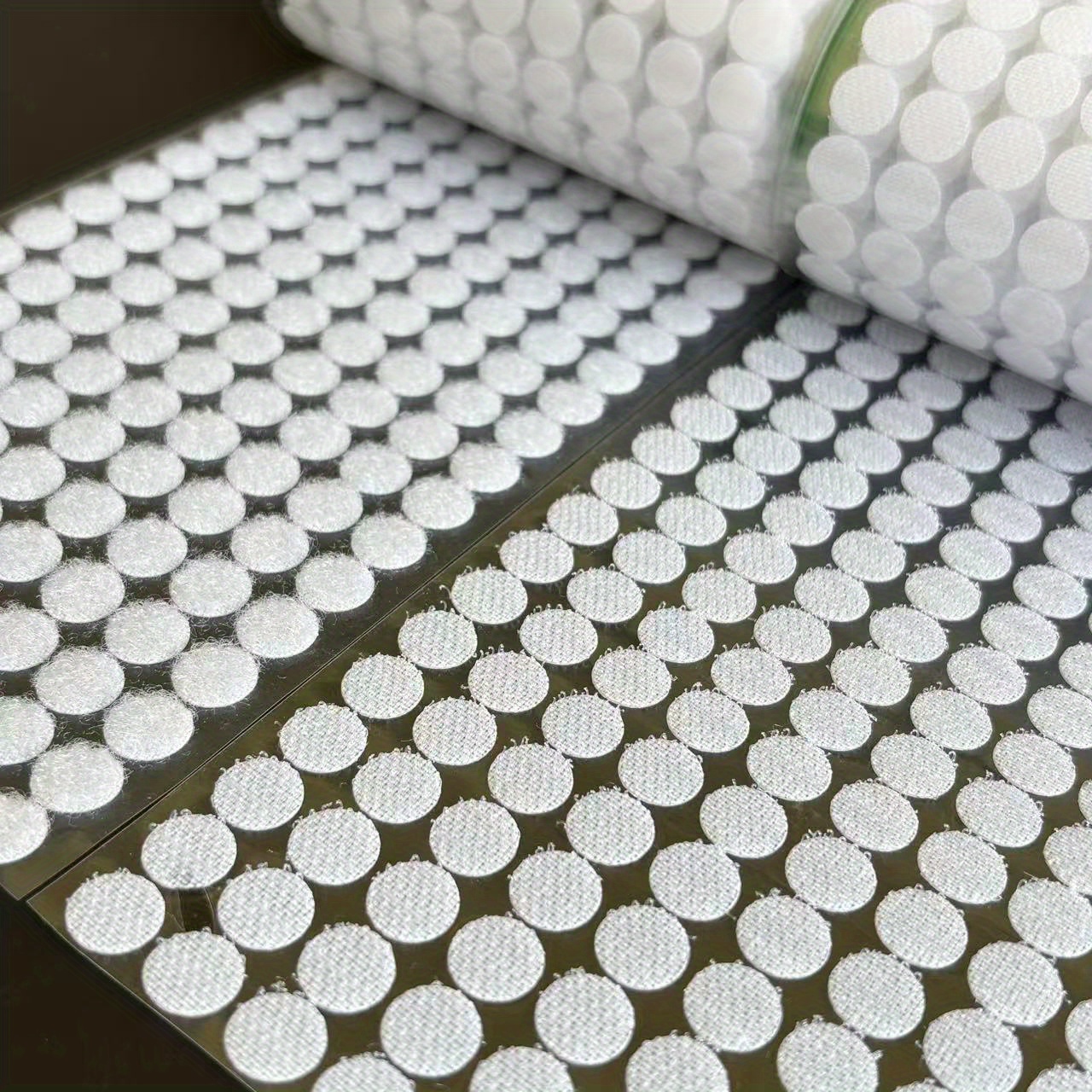 Image of 2016pcs (1008 Pairs) 0.39inch Diameter Fastener Self Adhesive Round Circle Sticky Sticker Dots For Arts And Crafts School Classroom Home And Office Use, White