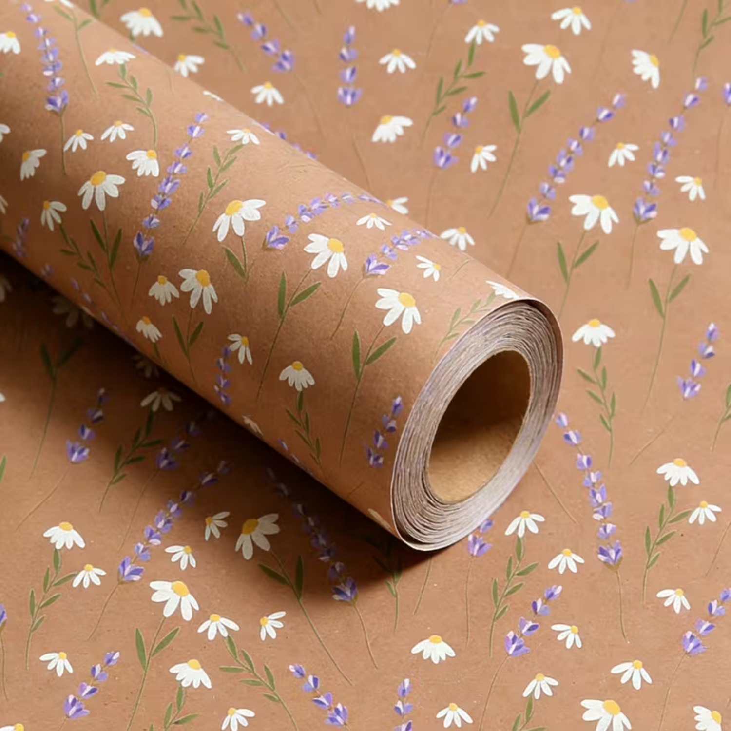 E-shop Rollen -Geschenkpapier zum Einpacken von Geschenken – mit mehrfarbigen Gänseblümchen- & Lavendel-Blumenblättern, rustikales elegantes Papier für