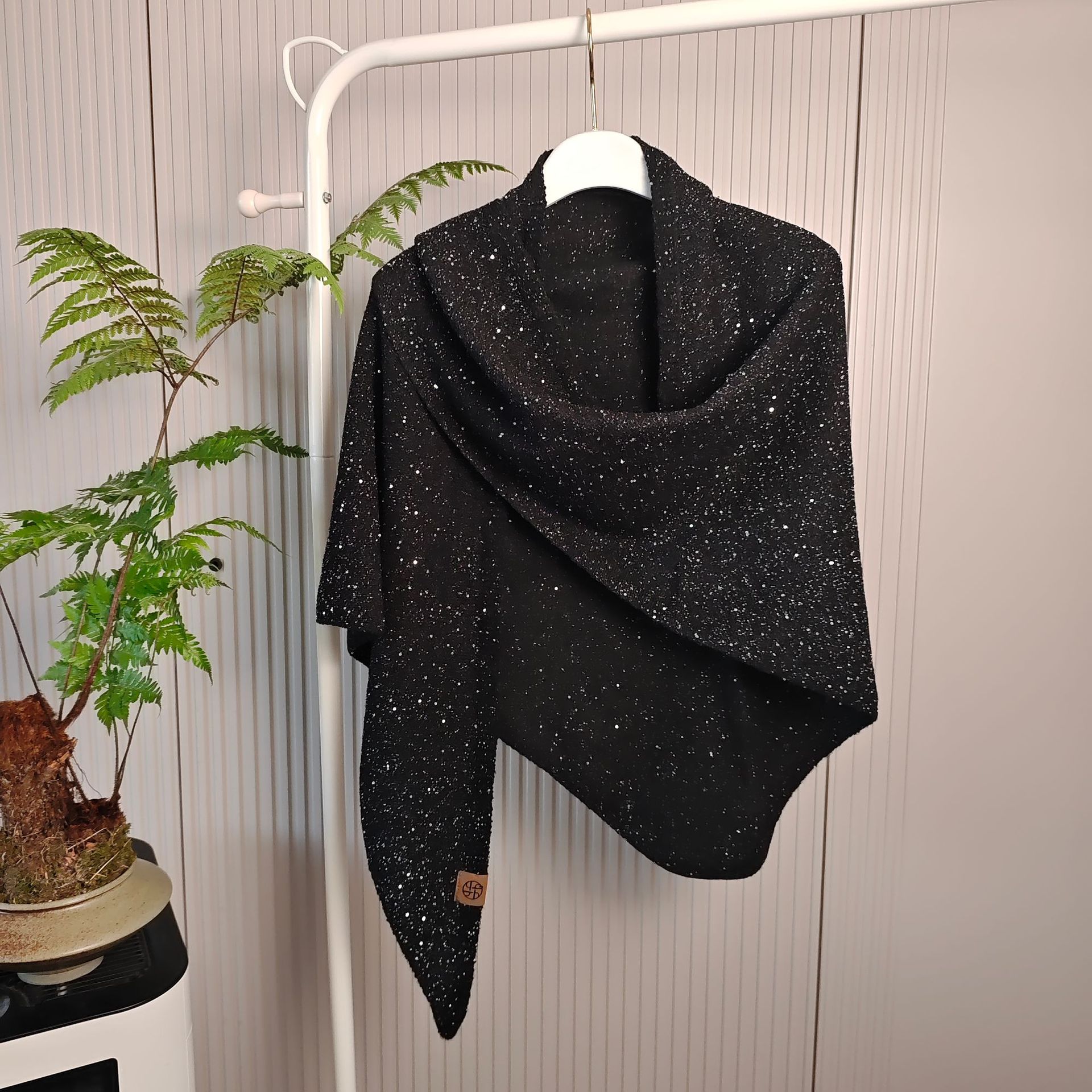 Autumn And Winter Women's Korean Style Warm Sequin Triangle Scarf Neck Warmer Shawl
