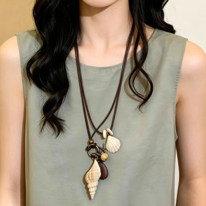 Retro Elegant Beach Style Artificial Shell and Sea Snail Pendant Necklace