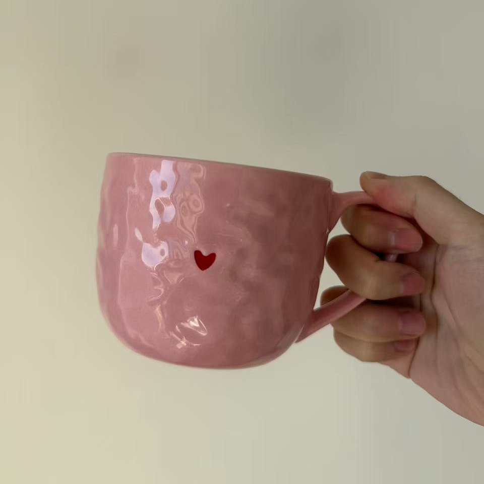 1pc Ceramic Heart-shaped Mug - White Embossed Cup, Red Lip, 's Day Gift, Suitable For Women And Couples