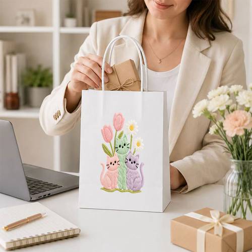 item picture premium handheld gift bag white gift bag shopping bag storage bag portable packaging bag fresh cute and new practical thickened bag suitable for parties halloween christmas season new year birthday valentines day