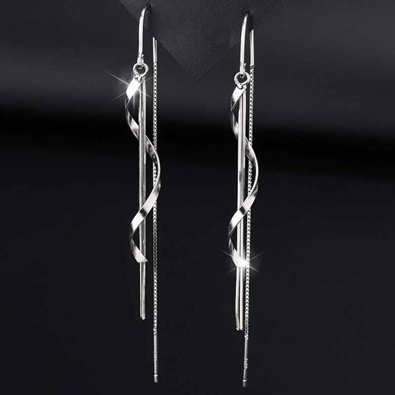 E-shop 2 Stk. modische Niet-Ohrringe für Damen, S-förmige gewellte Quasten-Lang-Ohrringe, leichter Luxus High-End Nischen-Ohrschmuck, Geschenk für