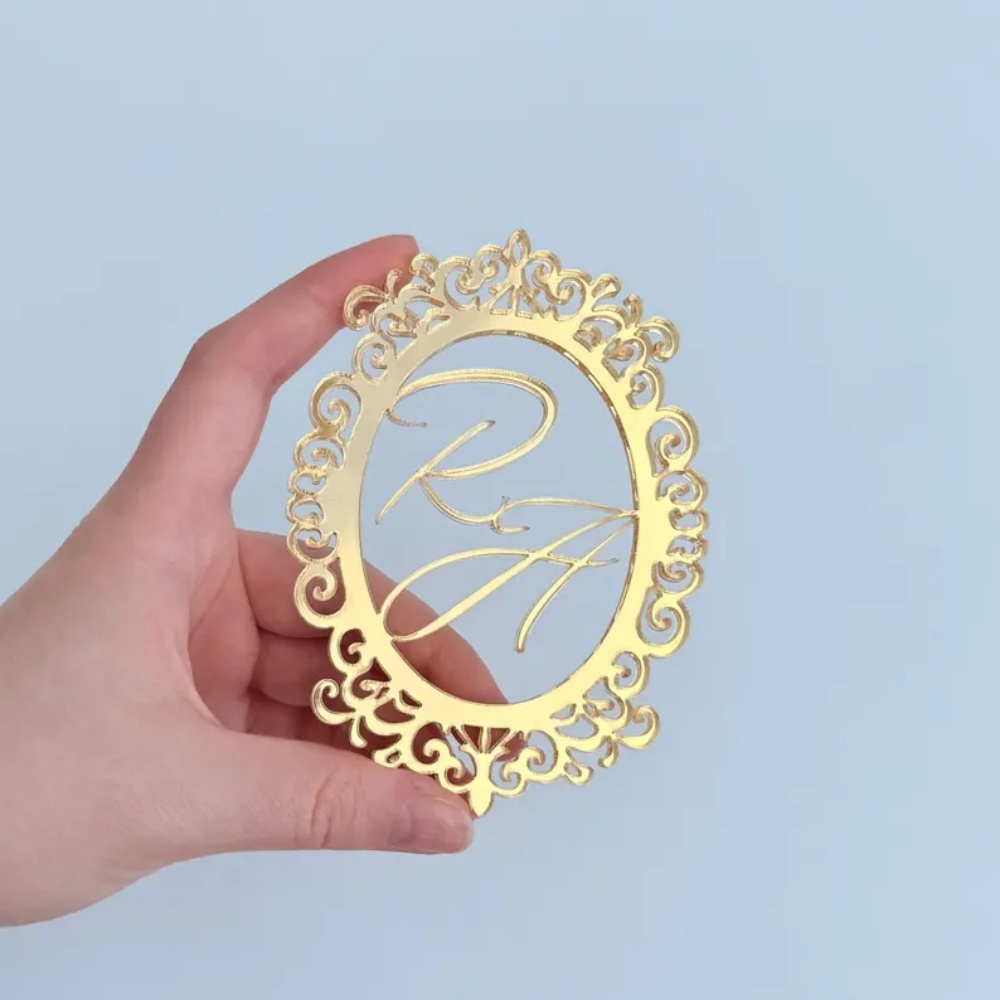 TEMU 1pc Décoration de gâteau en acrylique personnalisée, Style festonné luxueux, Panneau de lettres idéal pour les gâteaux, pour l'embellissement de