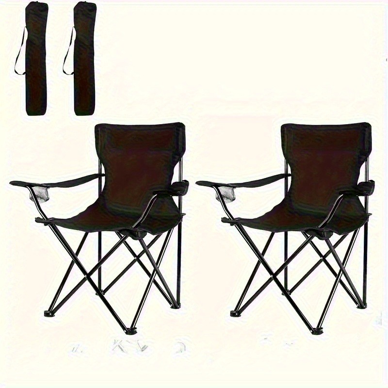 zwei stylische outdoor-klappstühle mit niedrigem schwerpunkt, für   entspanntes sitzgefühl und ultimativen  . diese tragbaren camping- und angelstühle sind mit verlängerten armlehnen und einem netz-getränkehalter ausgestattet.